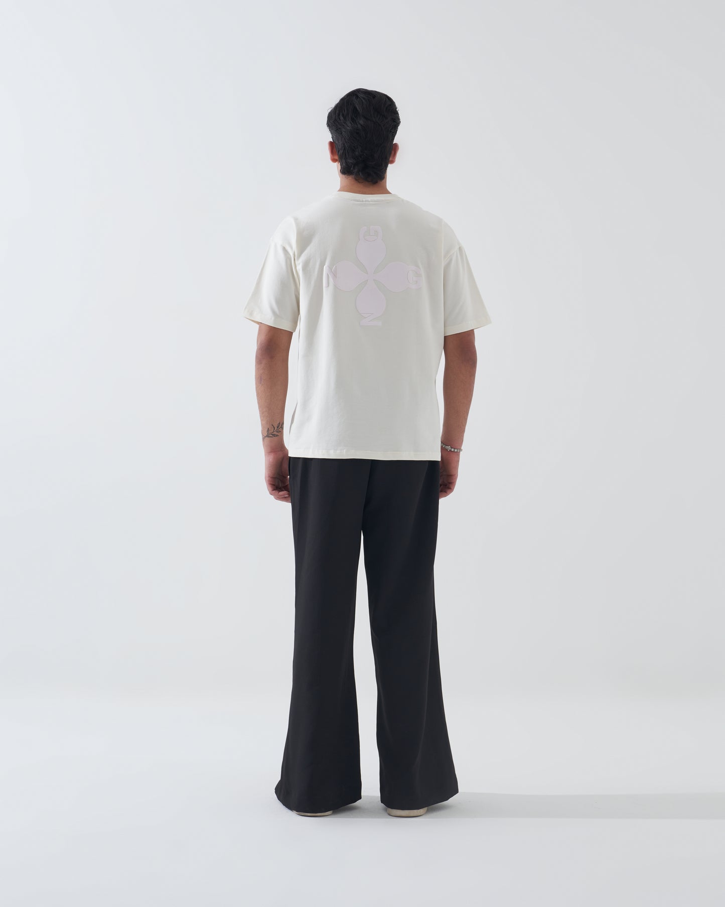 BASIC : OFF-WHITE