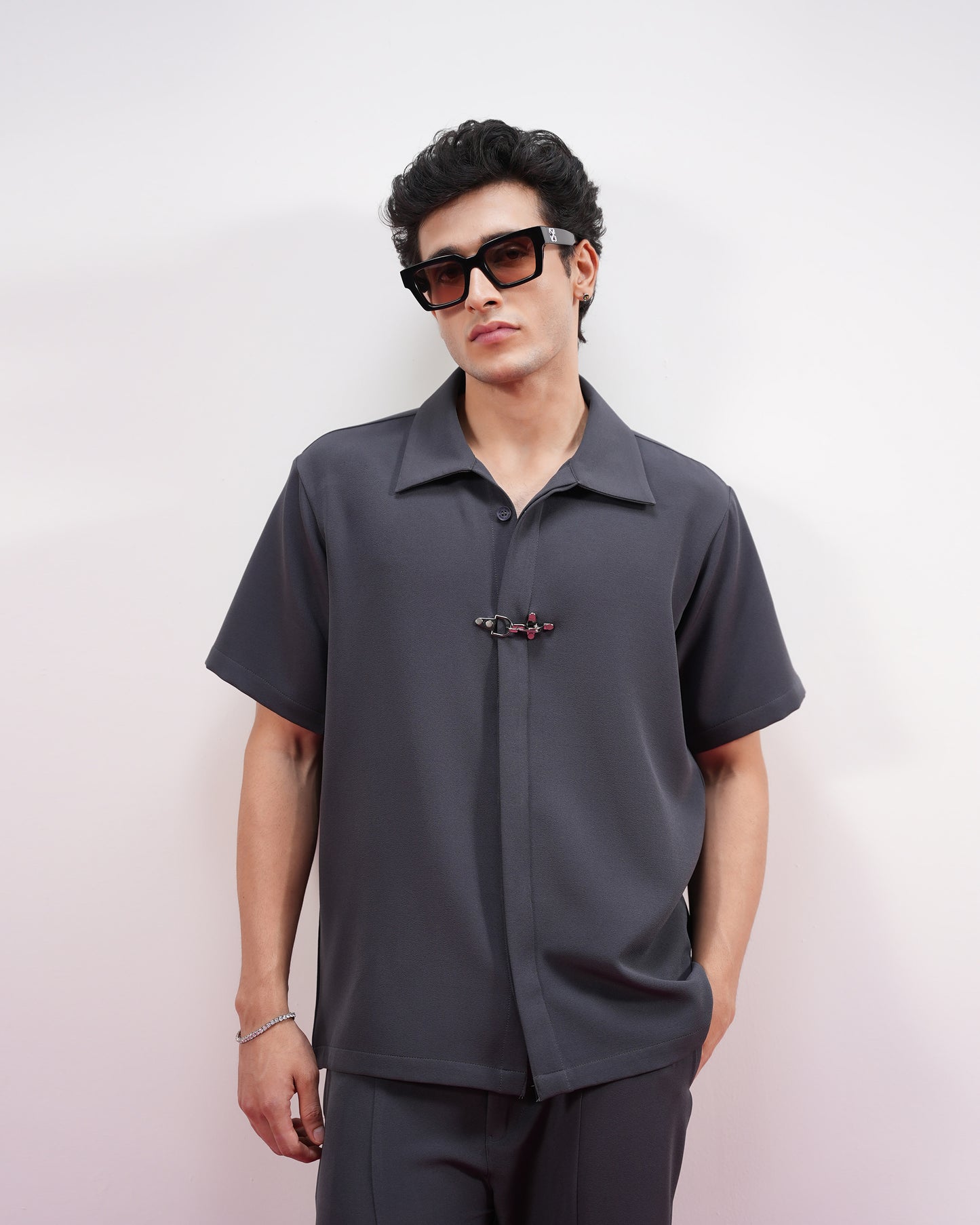 CLASP LOCK SHIRT (GREY)