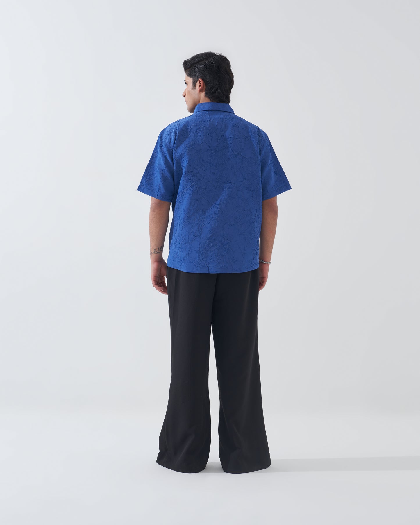 CRINKLED BLUE SHIRT