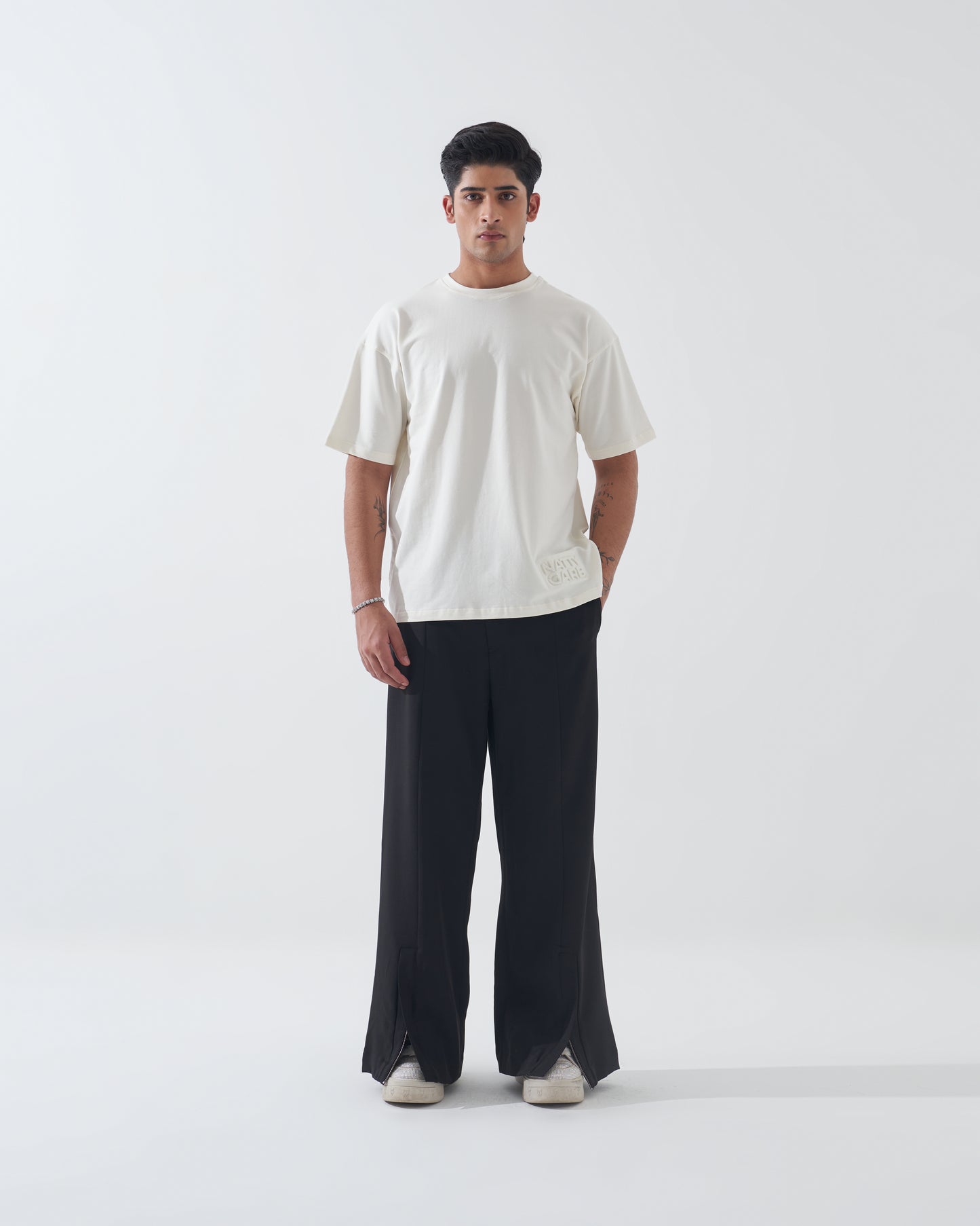 BASIC : OFF-WHITE