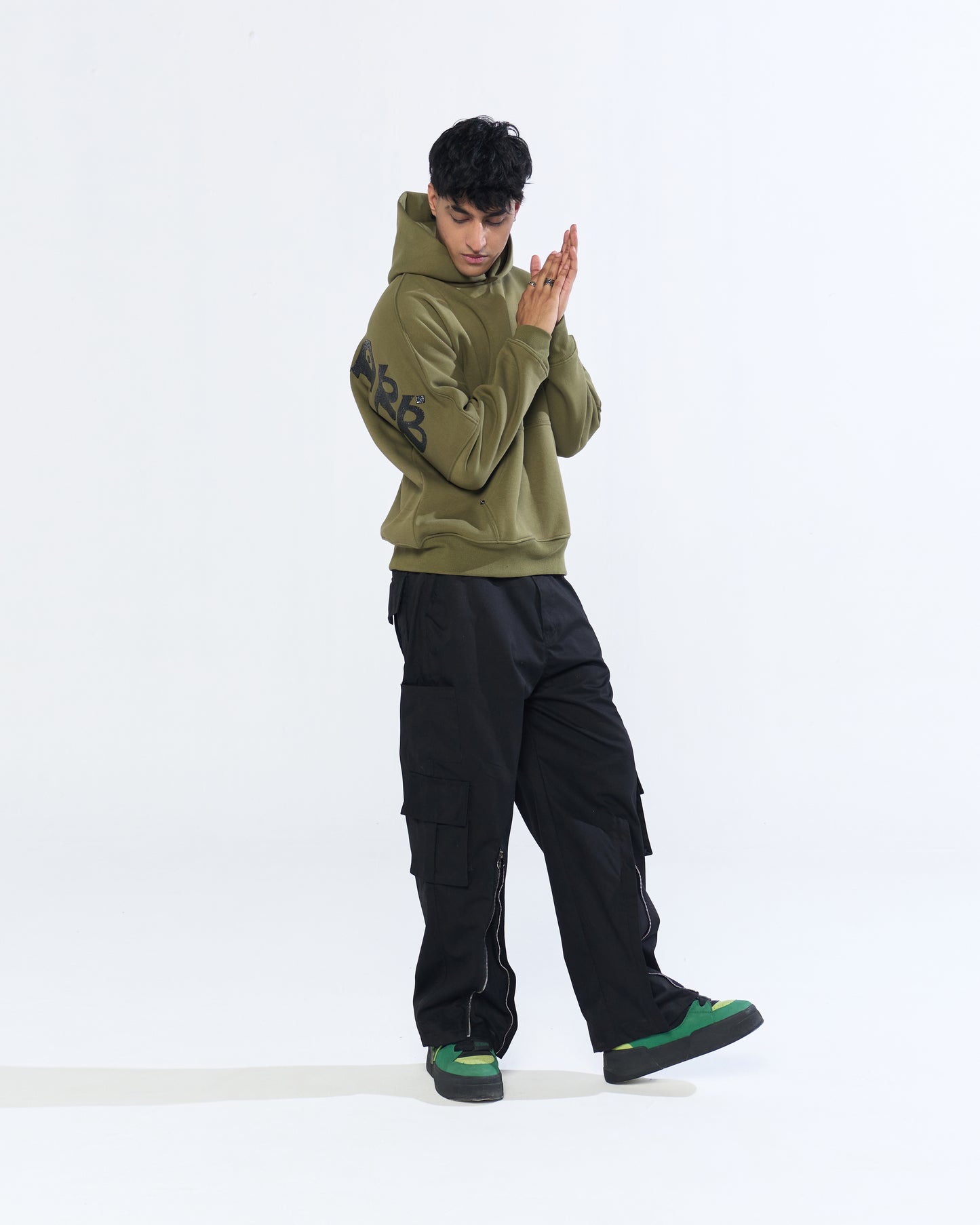 SIGNATURE HOODIE (ARMY GREEN)