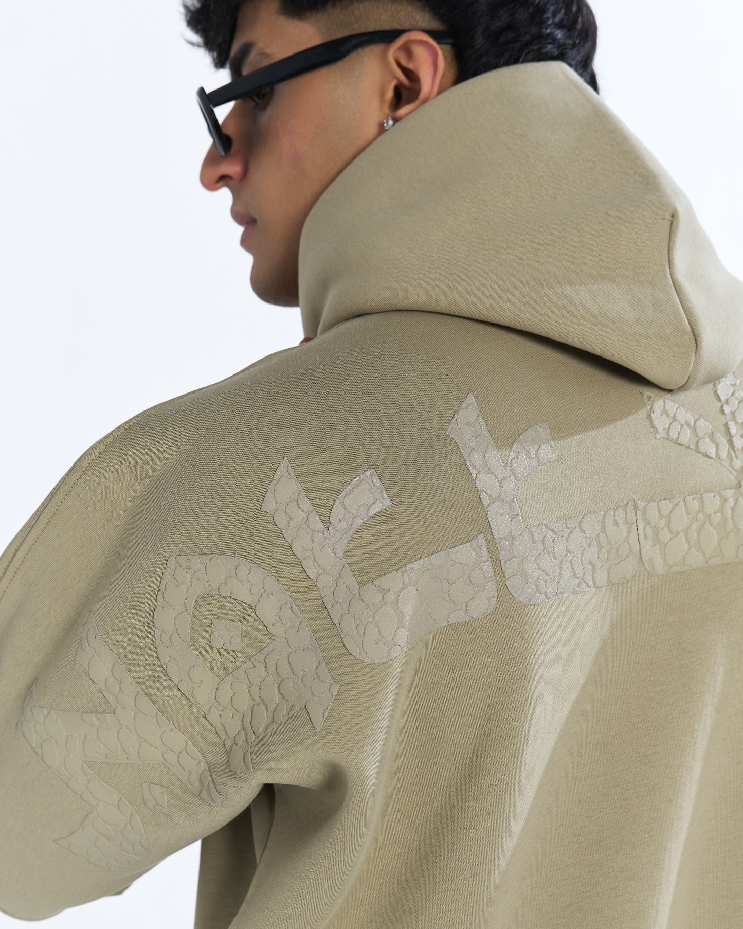 SIGNATURE HOODIE (PISTA GREEN)