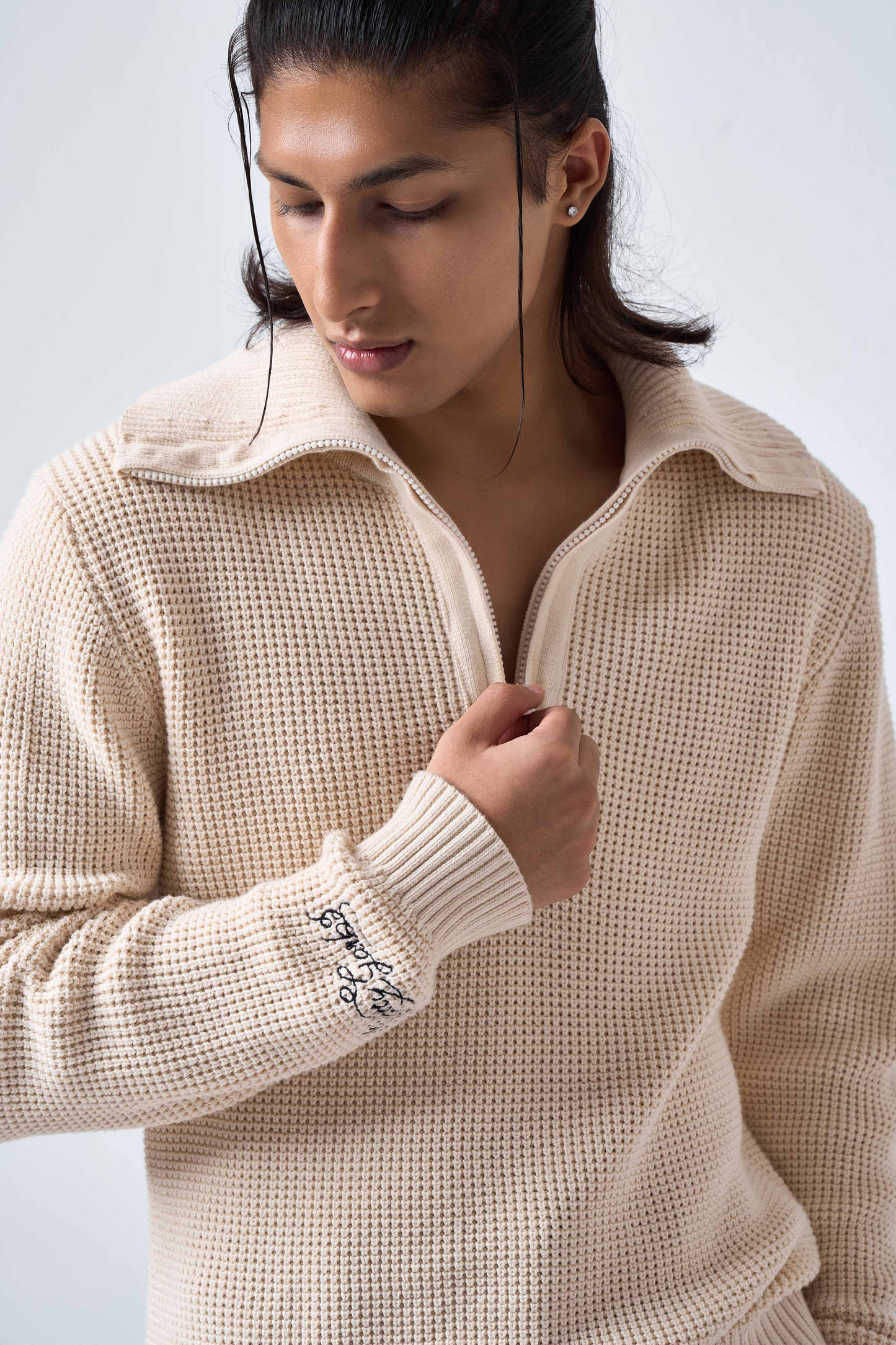 ALVB PULLOVER (YANG)